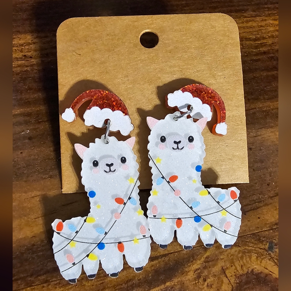 Holly Santa Llama Arcylic Dangle Christmas Earrings NWOT - Picture 1 of 5